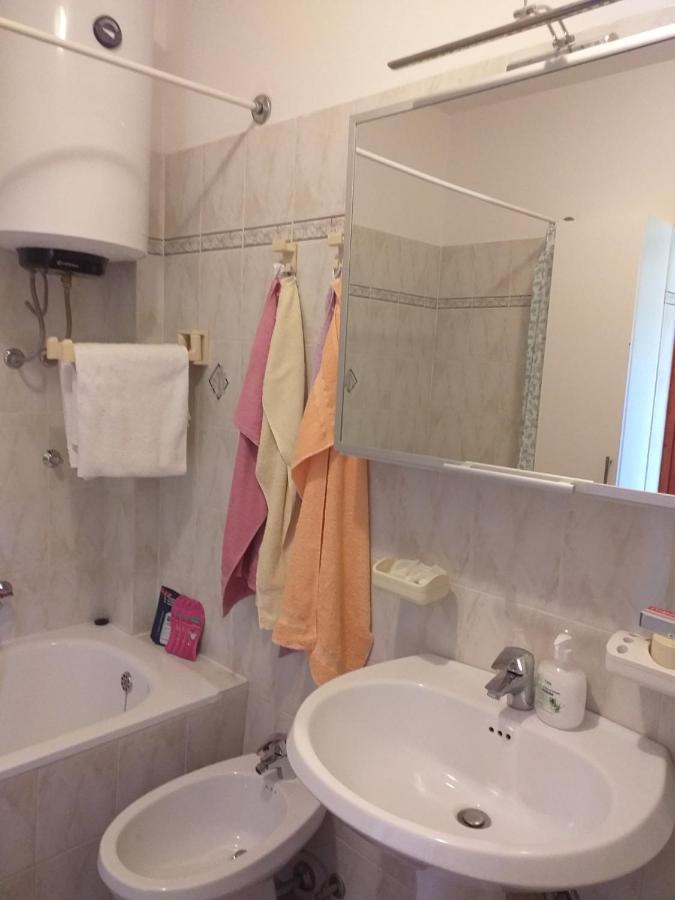 Lori Appartement Pula Buitenkant foto