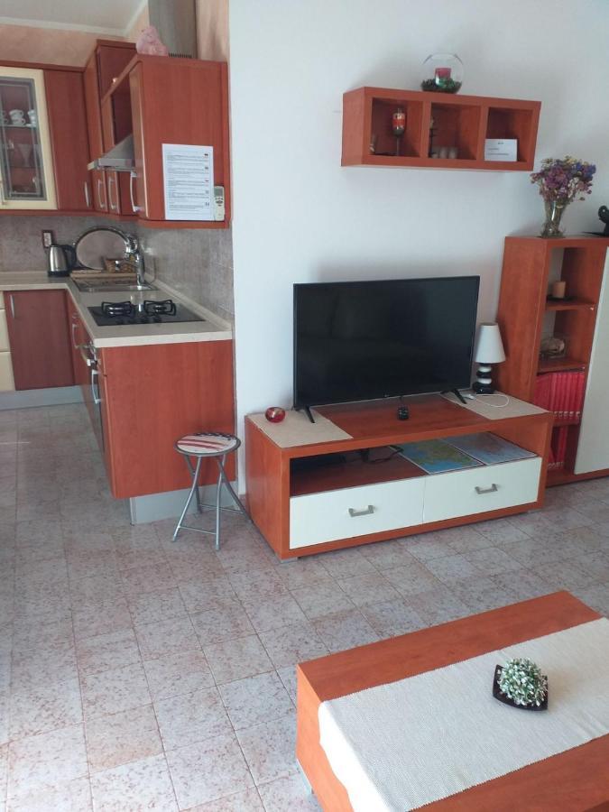 Lori Appartement Pula Buitenkant foto